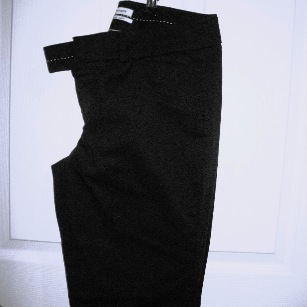 Women's Dockers Curvy navy blue size 10short pants, inseam 28".